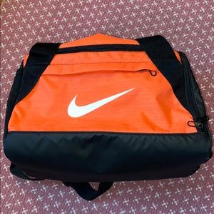 nike orange duffel bag